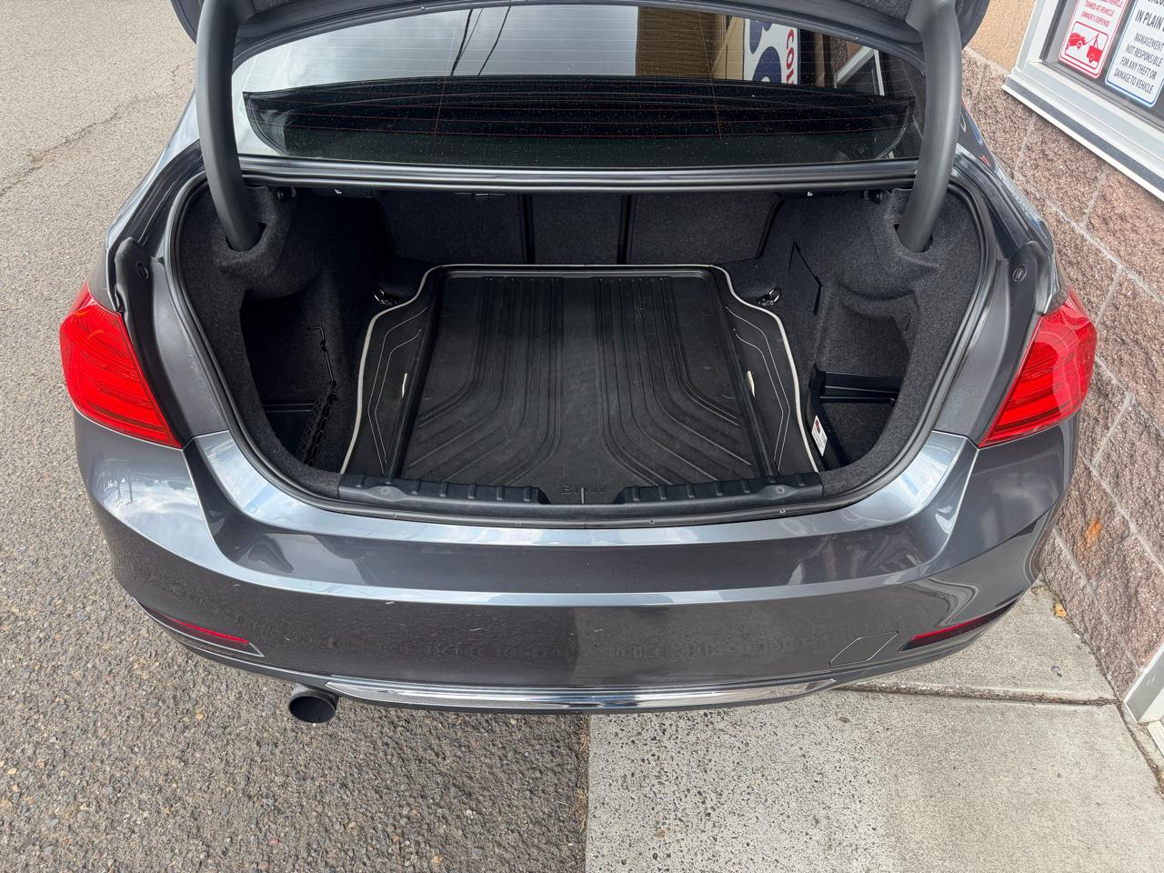 BMW 3 Series 4dr Sdn 328i xDrive AWD SULEV 2013