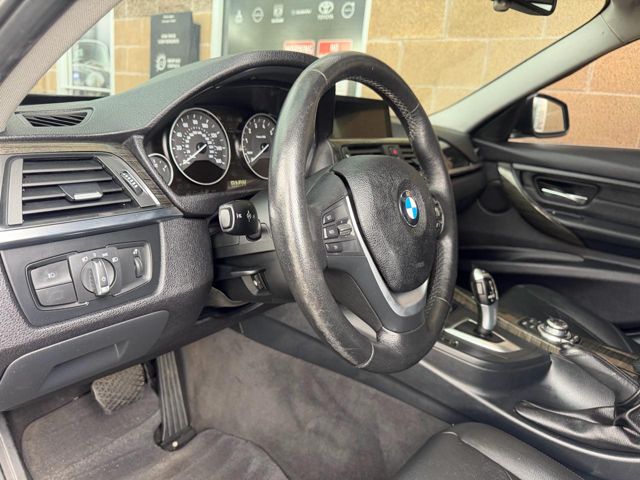BMW 3 Series 4dr Sdn 328i xDrive AWD SULEV 2013