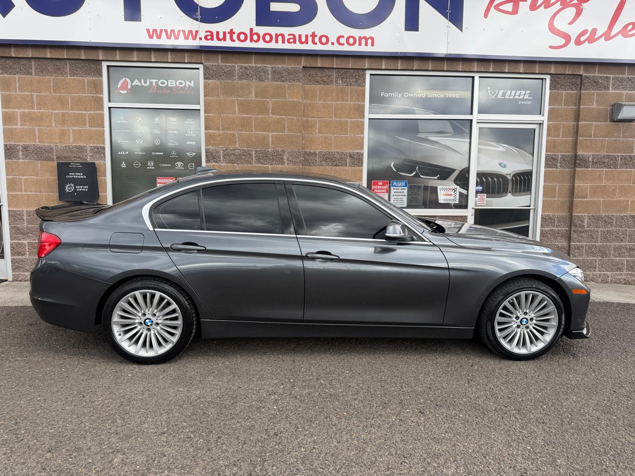 BMW 3 Series 4dr Sdn 328i xDrive AWD SULEV 2013
