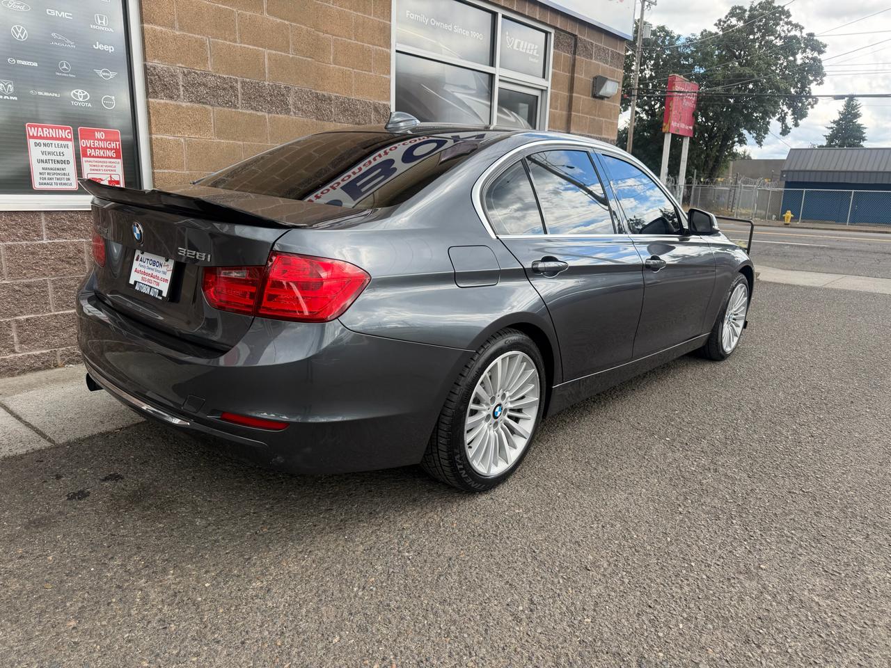 BMW 3 Series 4dr Sdn 328i xDrive AWD SULEV 2013