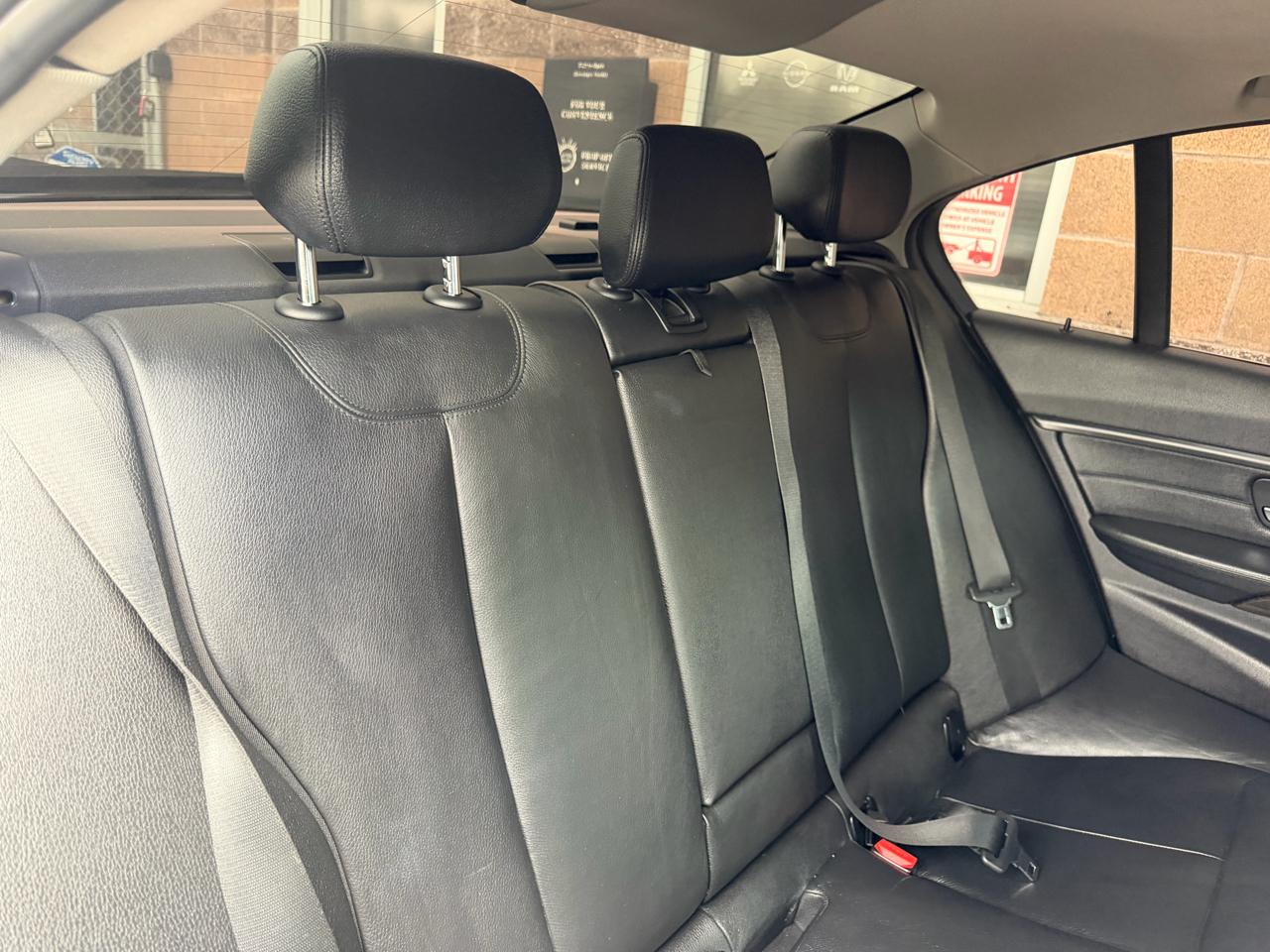 BMW 3 Series 4dr Sdn 328i xDrive AWD SULEV 2013