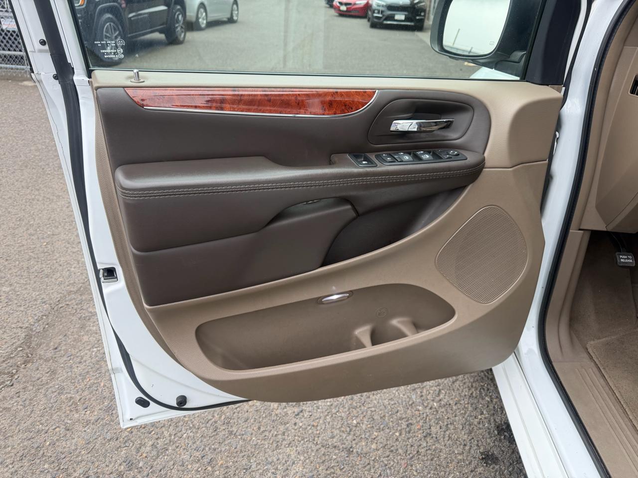 Chrysler Town & Country 4dr Wgn Touring 2015