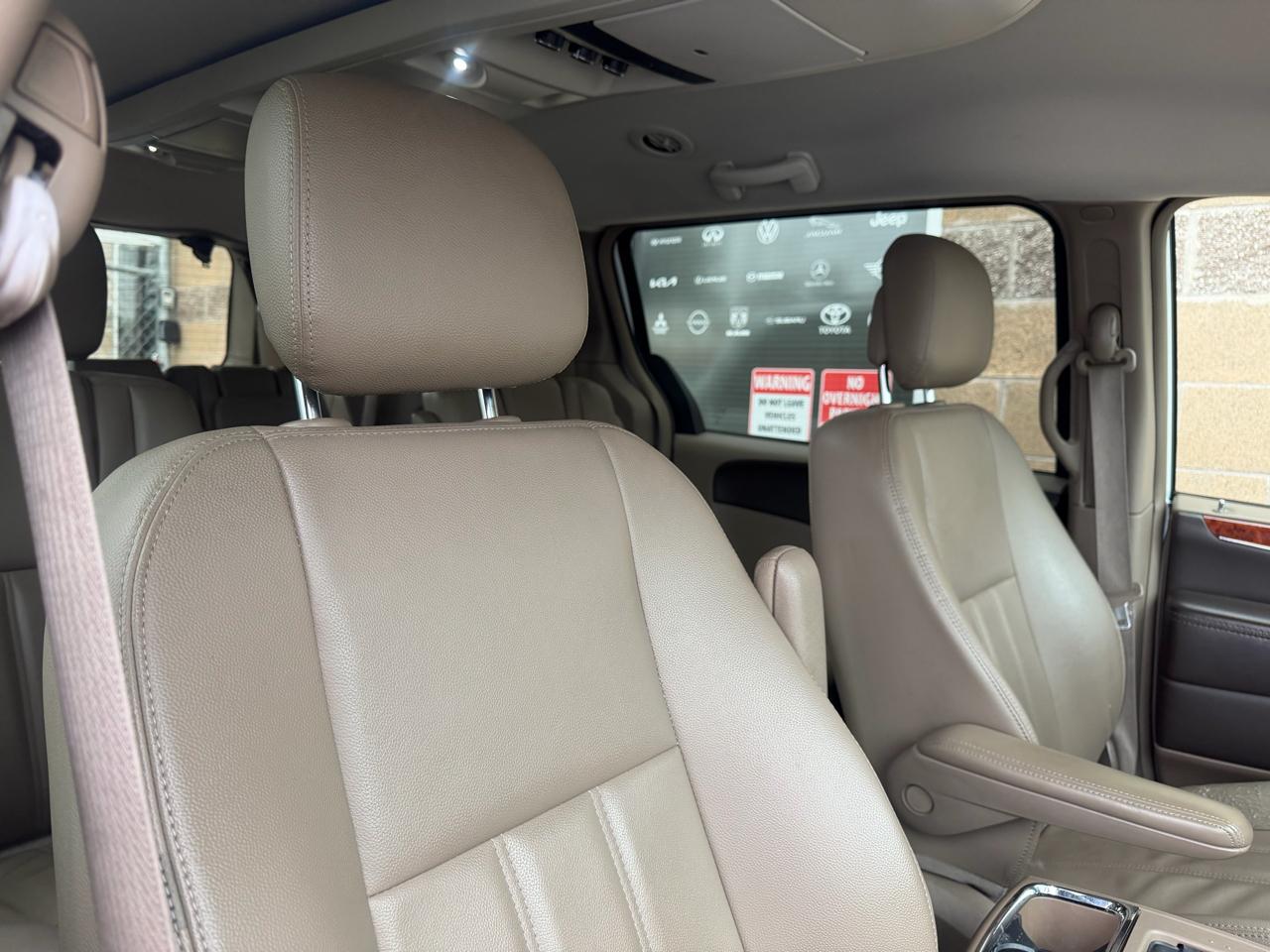 Chrysler Town & Country 4dr Wgn Touring 2015