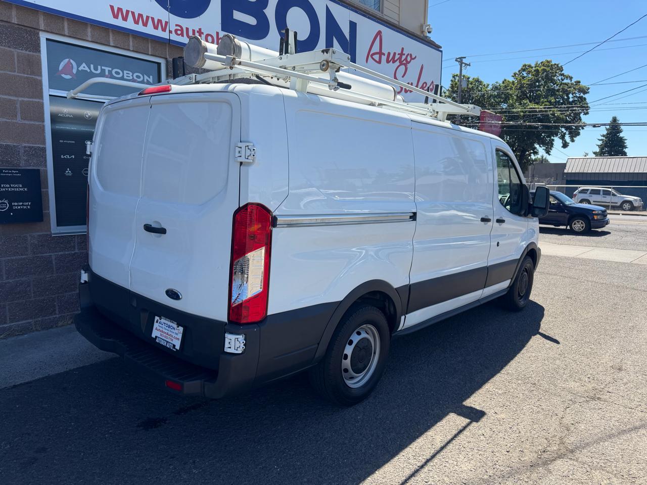 Ford Transit Van T-150 130" Low Rf 8600 GVWR Sliding RH Dr 2018