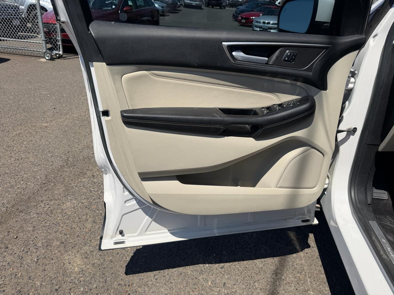 Ford Edge 4dr Titanium FWD 2015