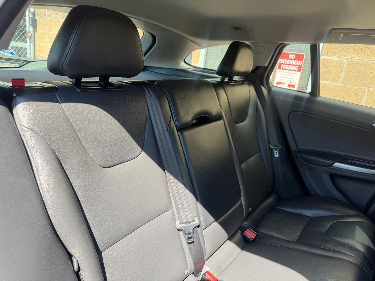 Volvo V60 2015.5 4dr Wgn T5 Platinum AWD 2015