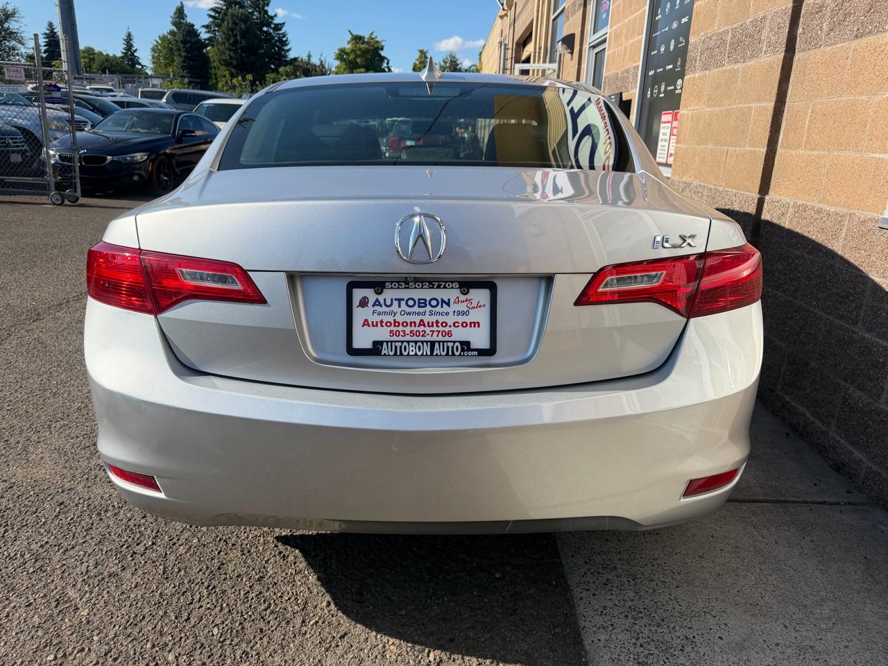 Acura ILX 4dr Sdn 2.0L 2015