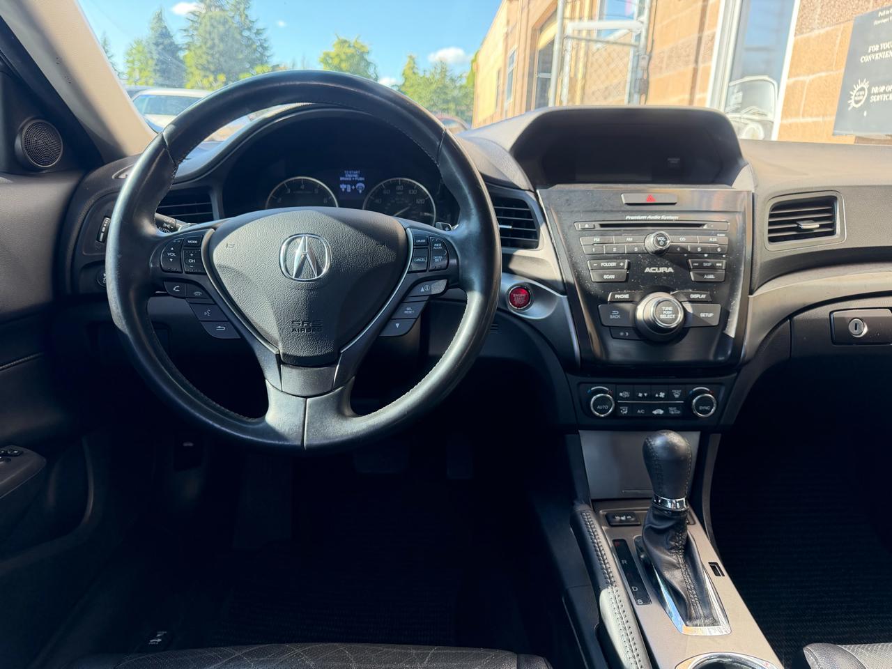 Acura ILX 4dr Sdn 2.0L 2015