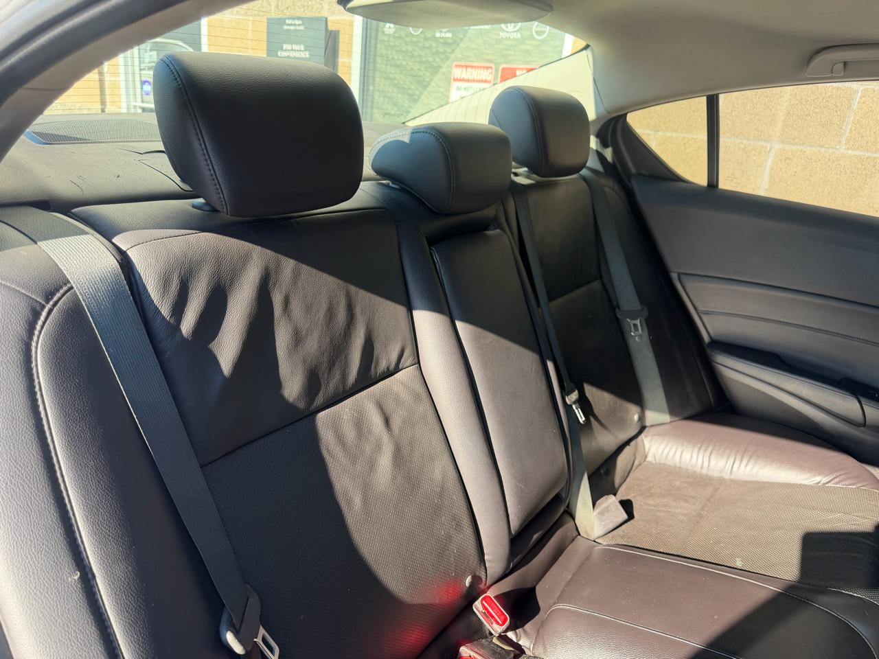 Acura ILX 4dr Sdn 2.0L 2015