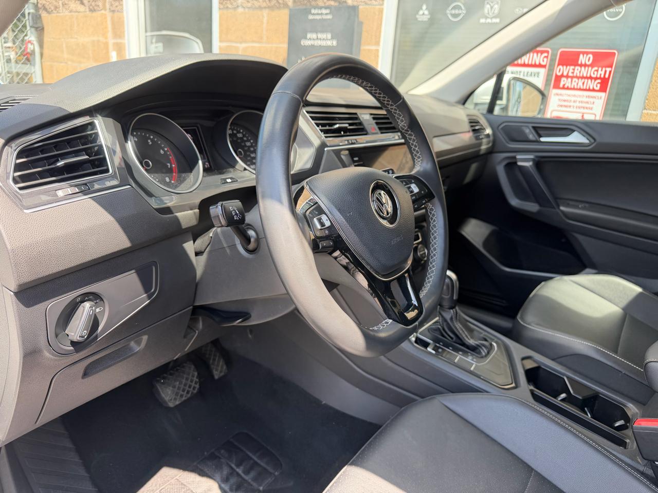 Volkswagen Tiguan 2.0T SE R-Line Black FWD 2021