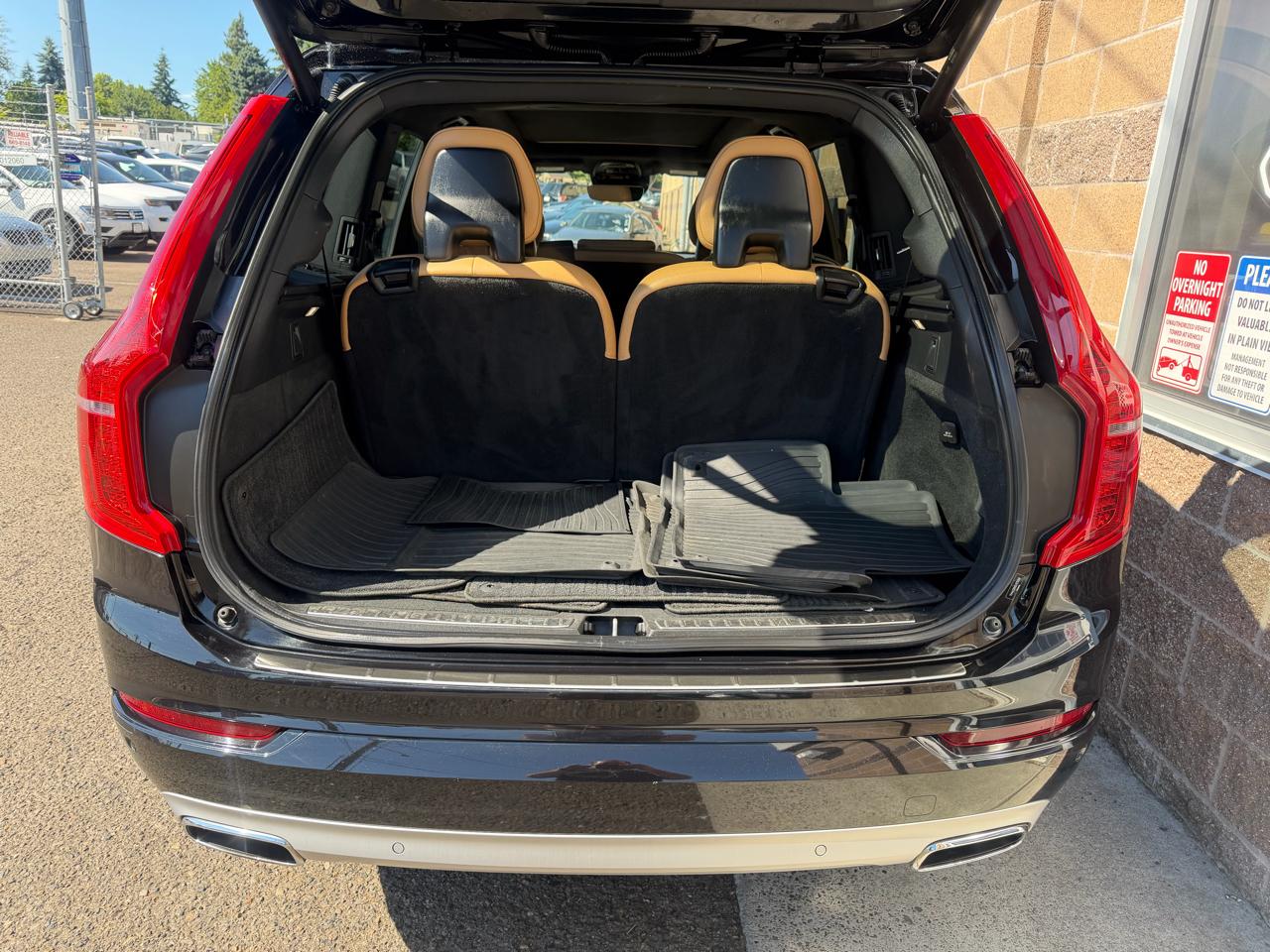Volvo XC90 T6 AWD 7-Passenger Momentum 2018