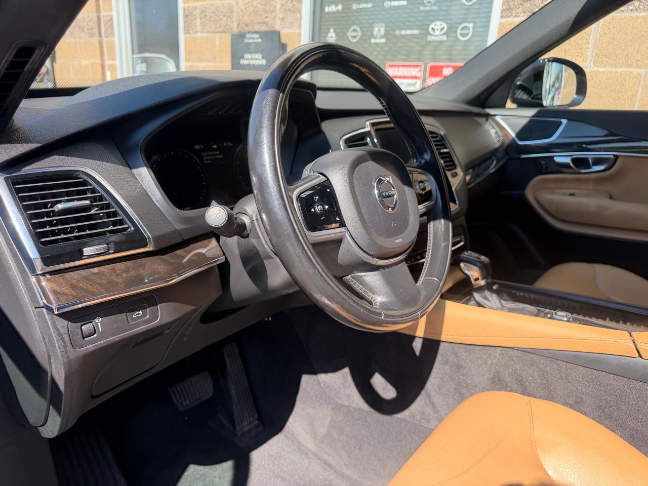 Volvo XC90 T6 AWD 7-Passenger Momentum 2018