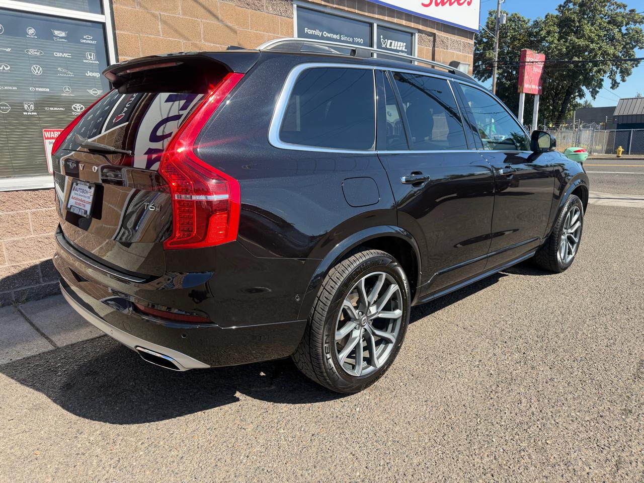 Volvo XC90 T6 AWD 7-Passenger Momentum 2018