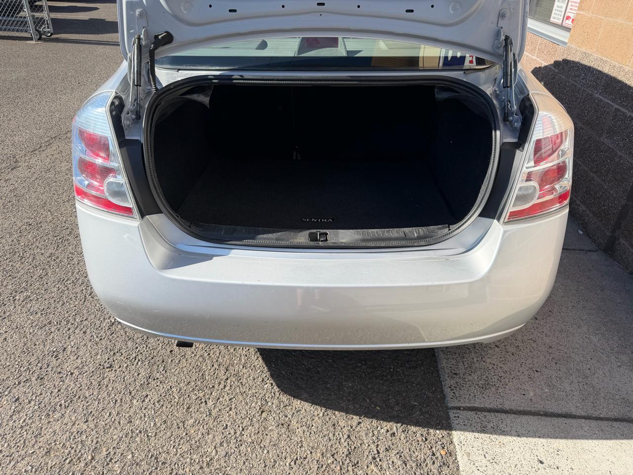 Nissan Sentra 4dr Sdn I4 CVT 2.0 FE+ 2009