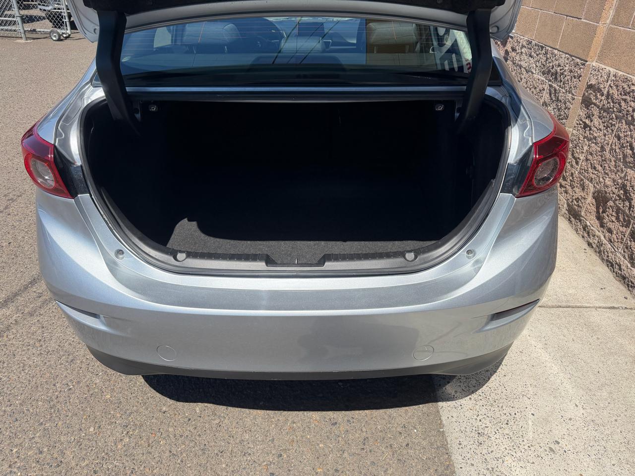 Mazda Mazda3 4-Door Sport Auto 2017