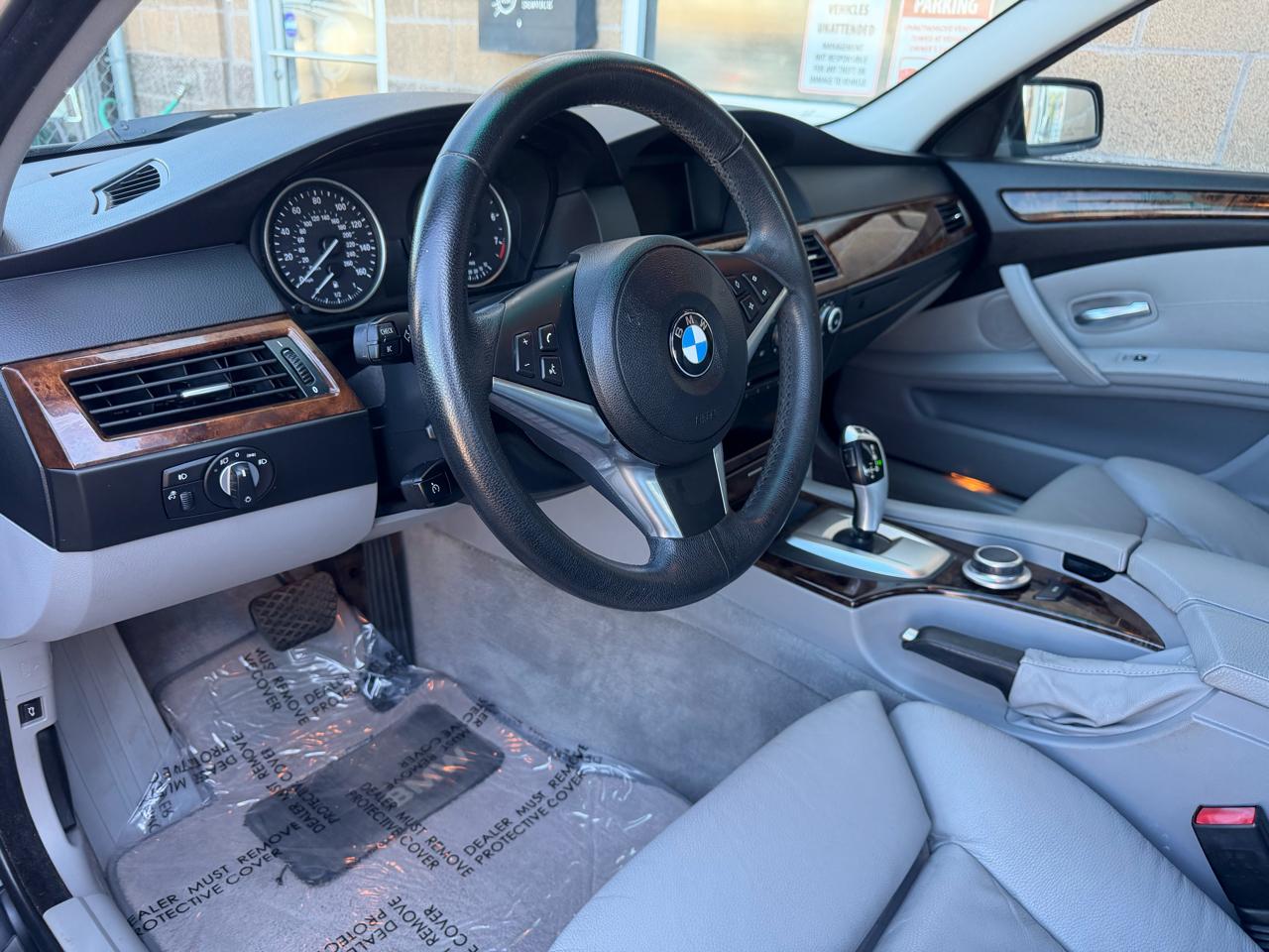 BMW 5 Series 4dr Sdn 528i RWD 2008