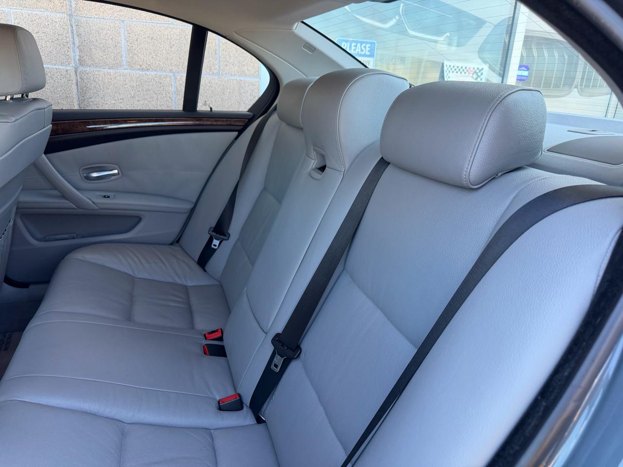 BMW 5 Series 4dr Sdn 528i RWD 2008
