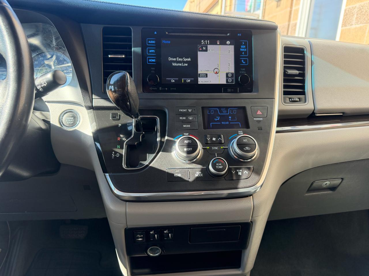 Toyota Sienna 5dr 7-Pass Van XLE Premium AWD (Natl) 2016