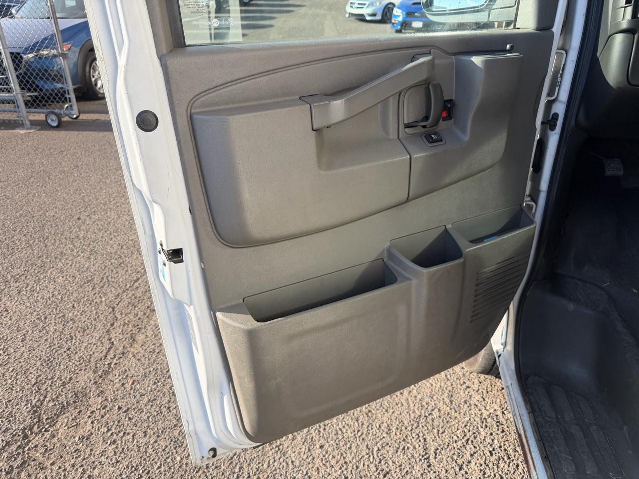 GMC Savana Cargo Van RWD 2500 155" 2018