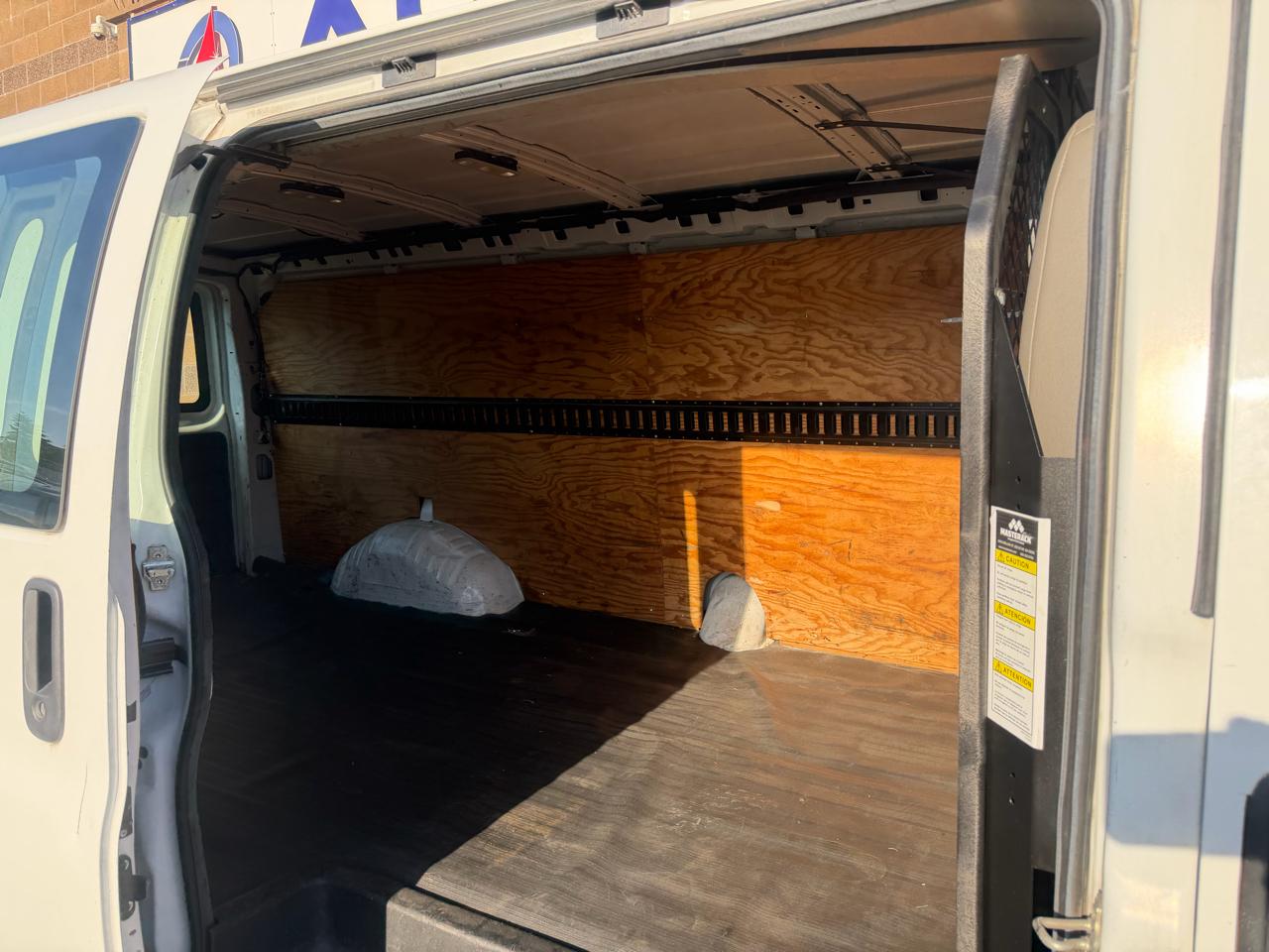 GMC Savana Cargo Van RWD 2500 155" 2018