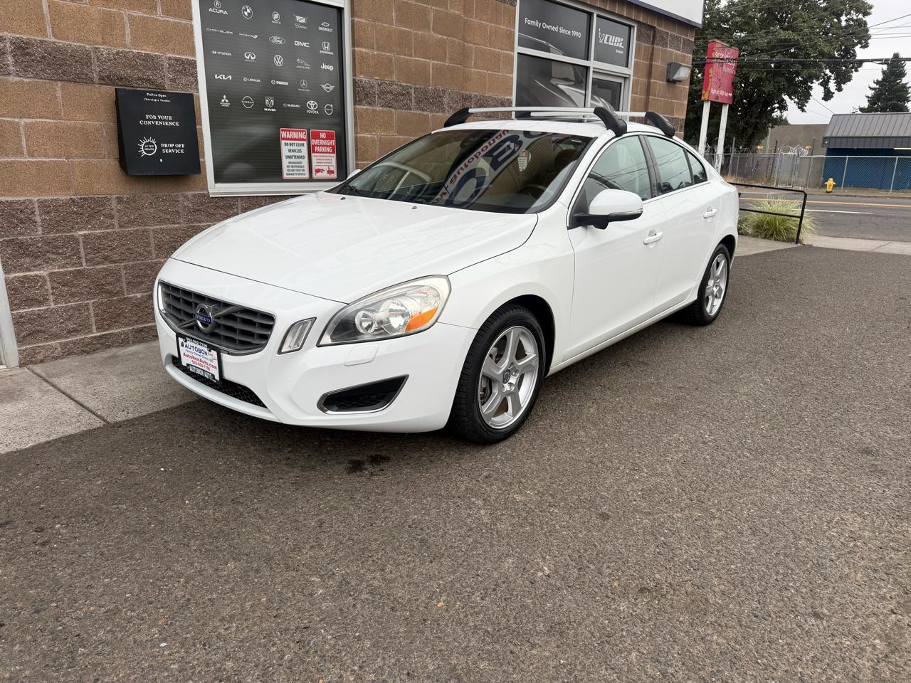 Volvo S60 FWD 4dr Sdn T5 2012