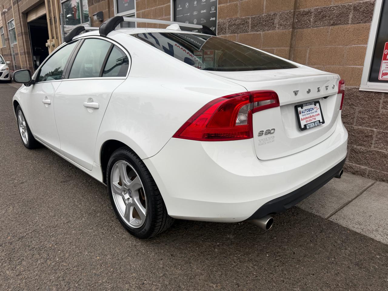Volvo S60 FWD 4dr Sdn T5 2012