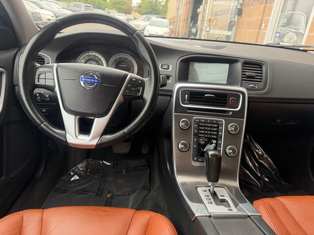 Volvo S60 FWD 4dr Sdn T5 2012