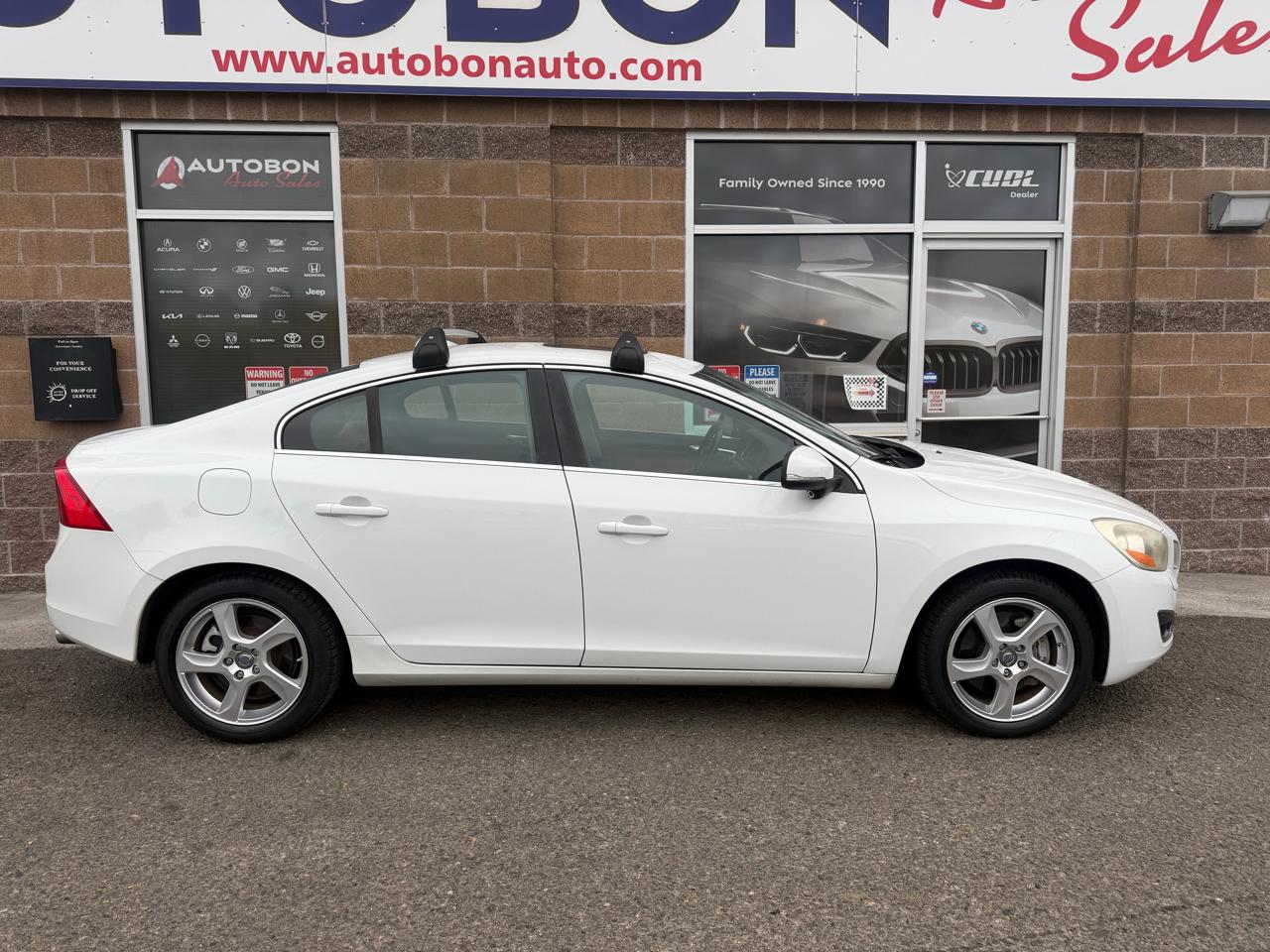 Volvo S60 FWD 4dr Sdn T5 2012