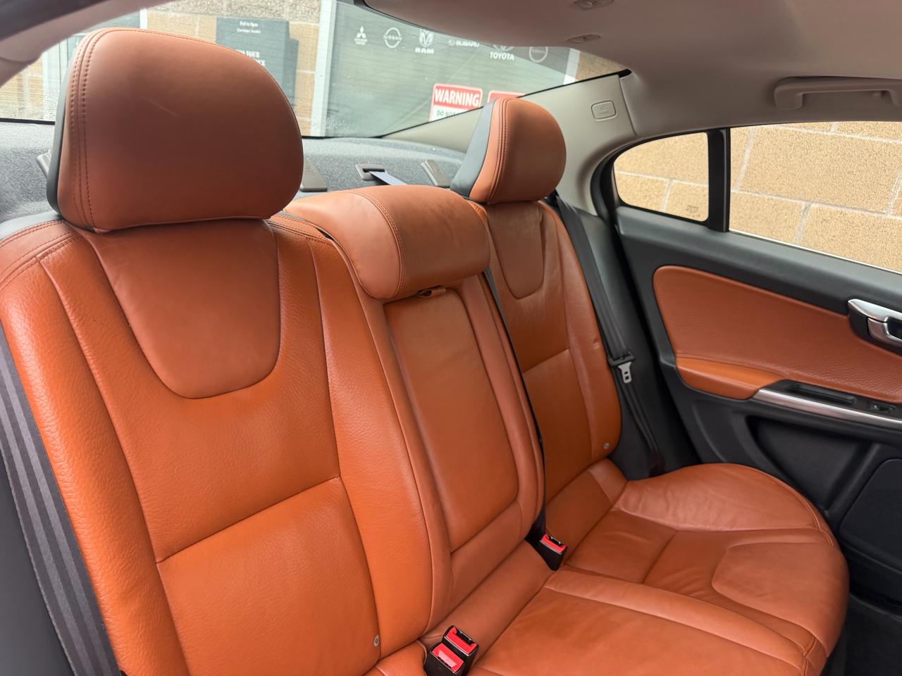 Volvo S60 FWD 4dr Sdn T5 2012