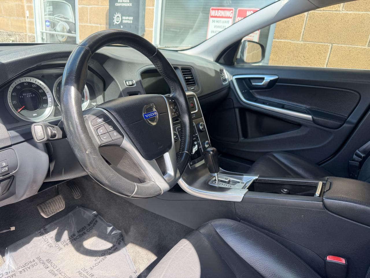 Volvo S60 FWD 4dr Sdn T5 2012