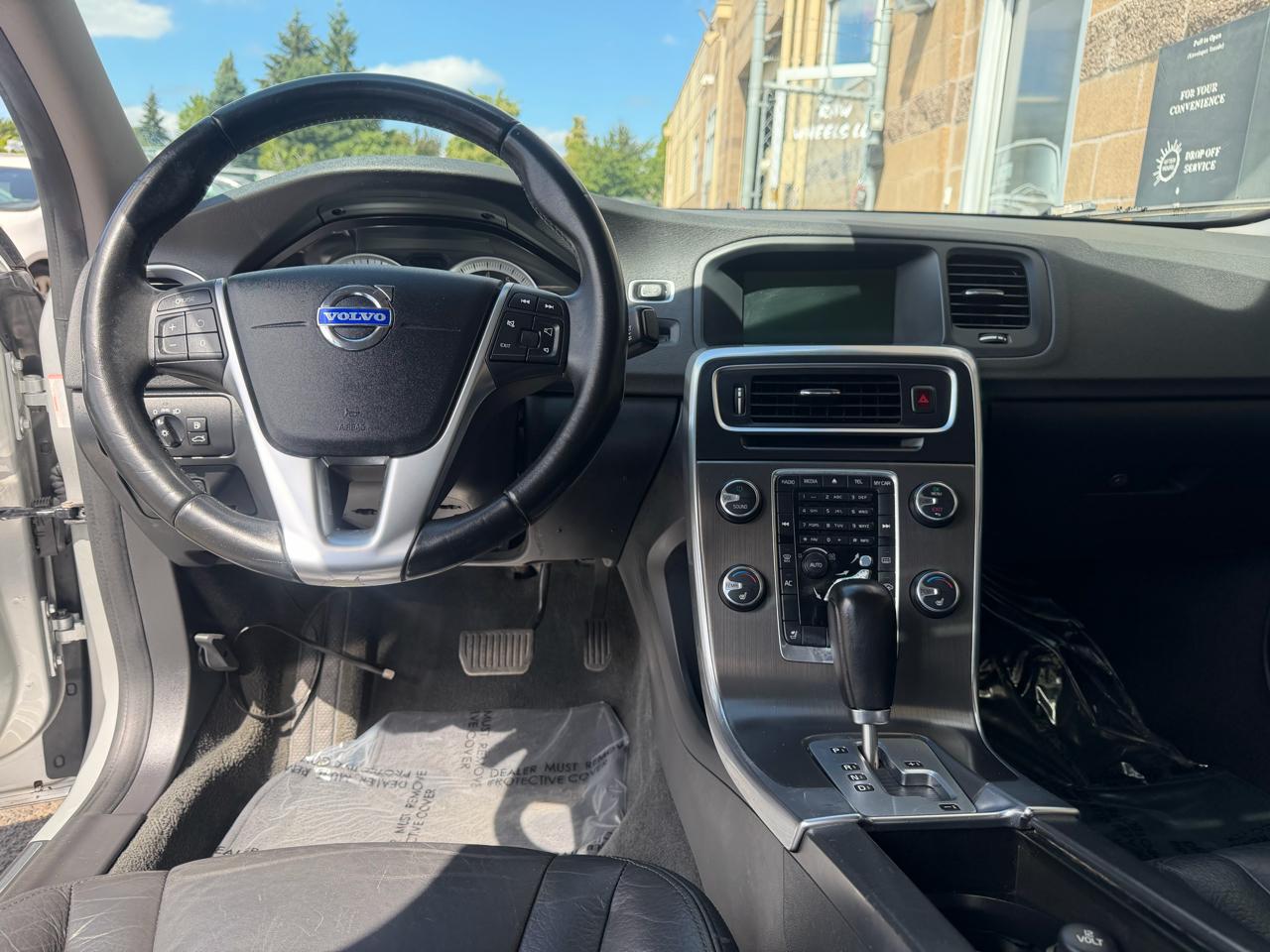Volvo S60 FWD 4dr Sdn T5 2012
