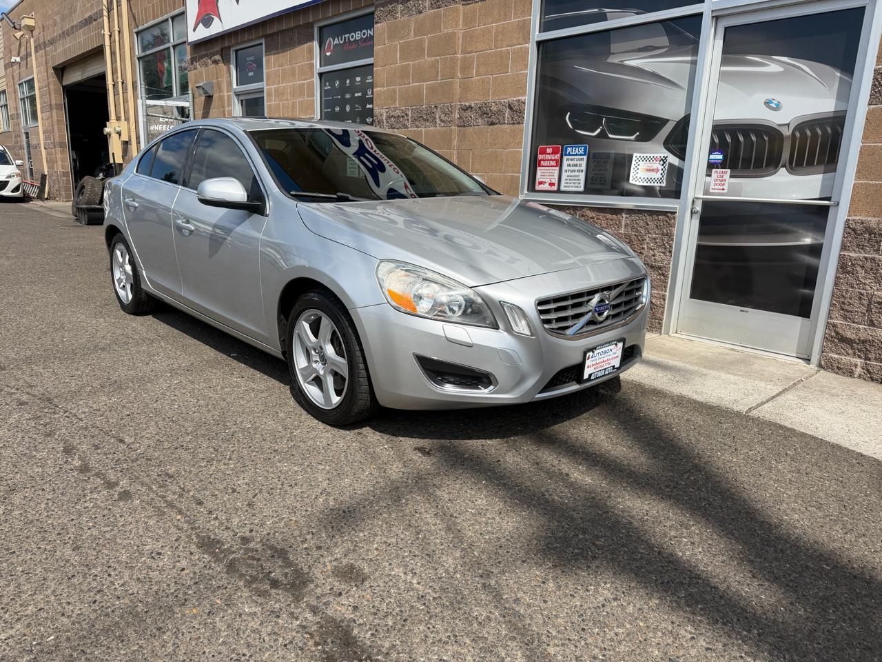 Volvo S60 FWD 4dr Sdn T5 2012