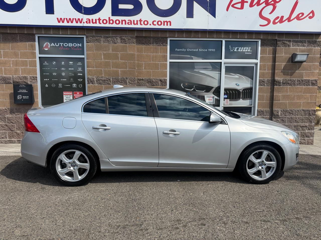 Volvo S60 FWD 4dr Sdn T5 2012