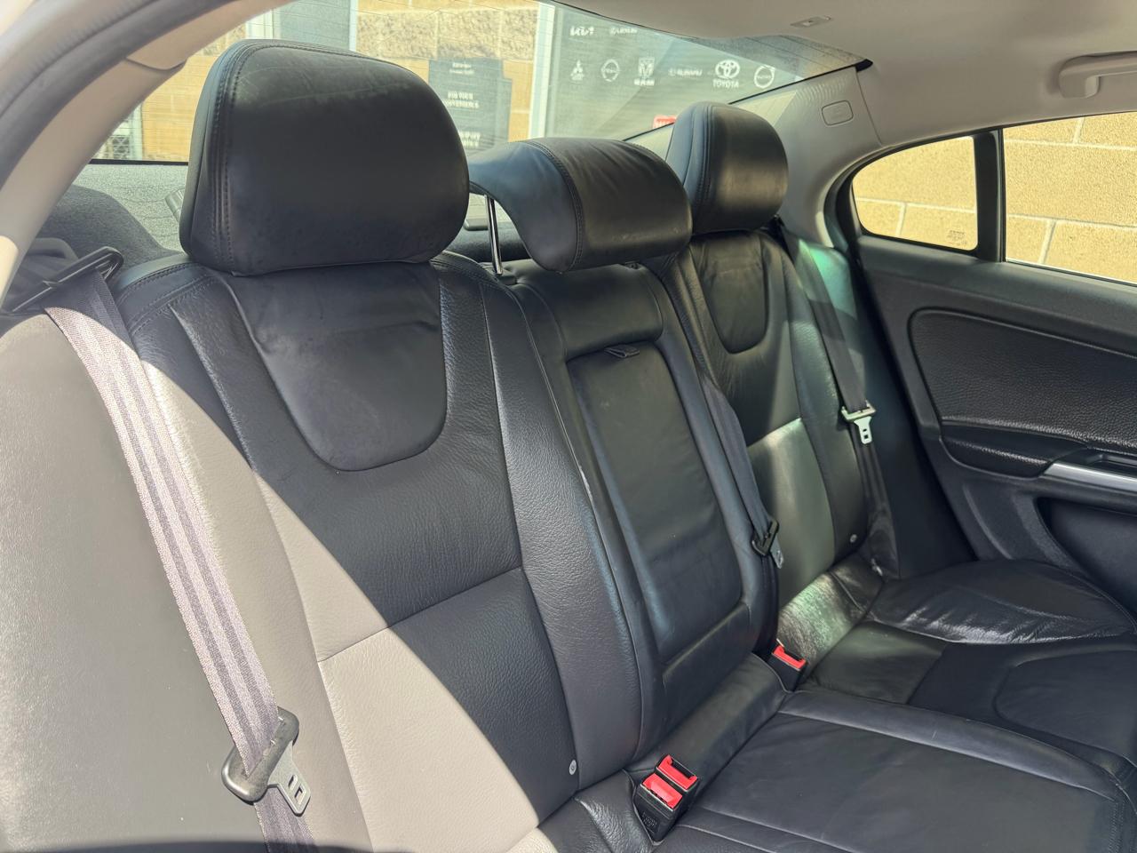 Volvo S60 FWD 4dr Sdn T5 2012
