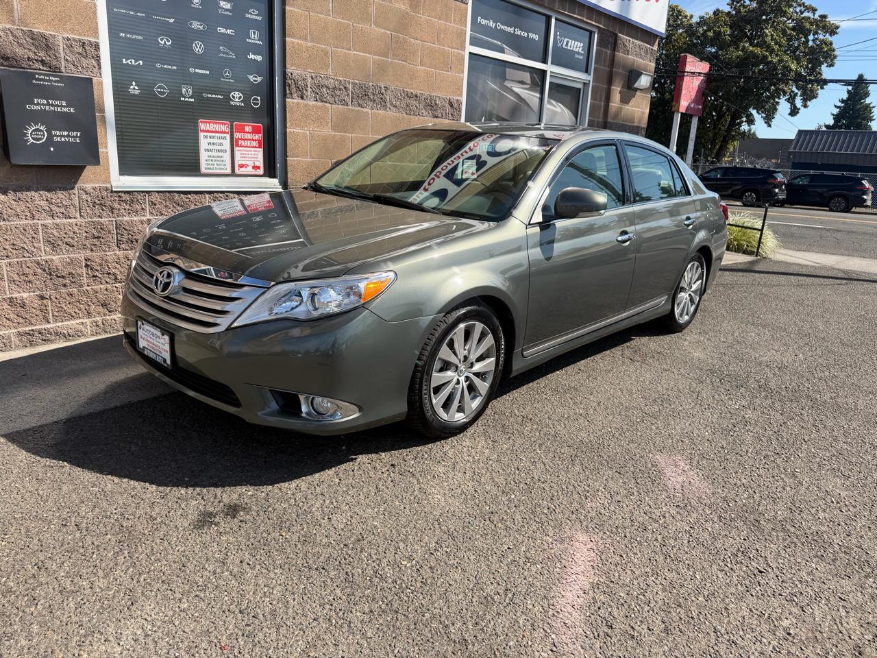 Toyota Avalon 4dr Sdn (Natl) 2011