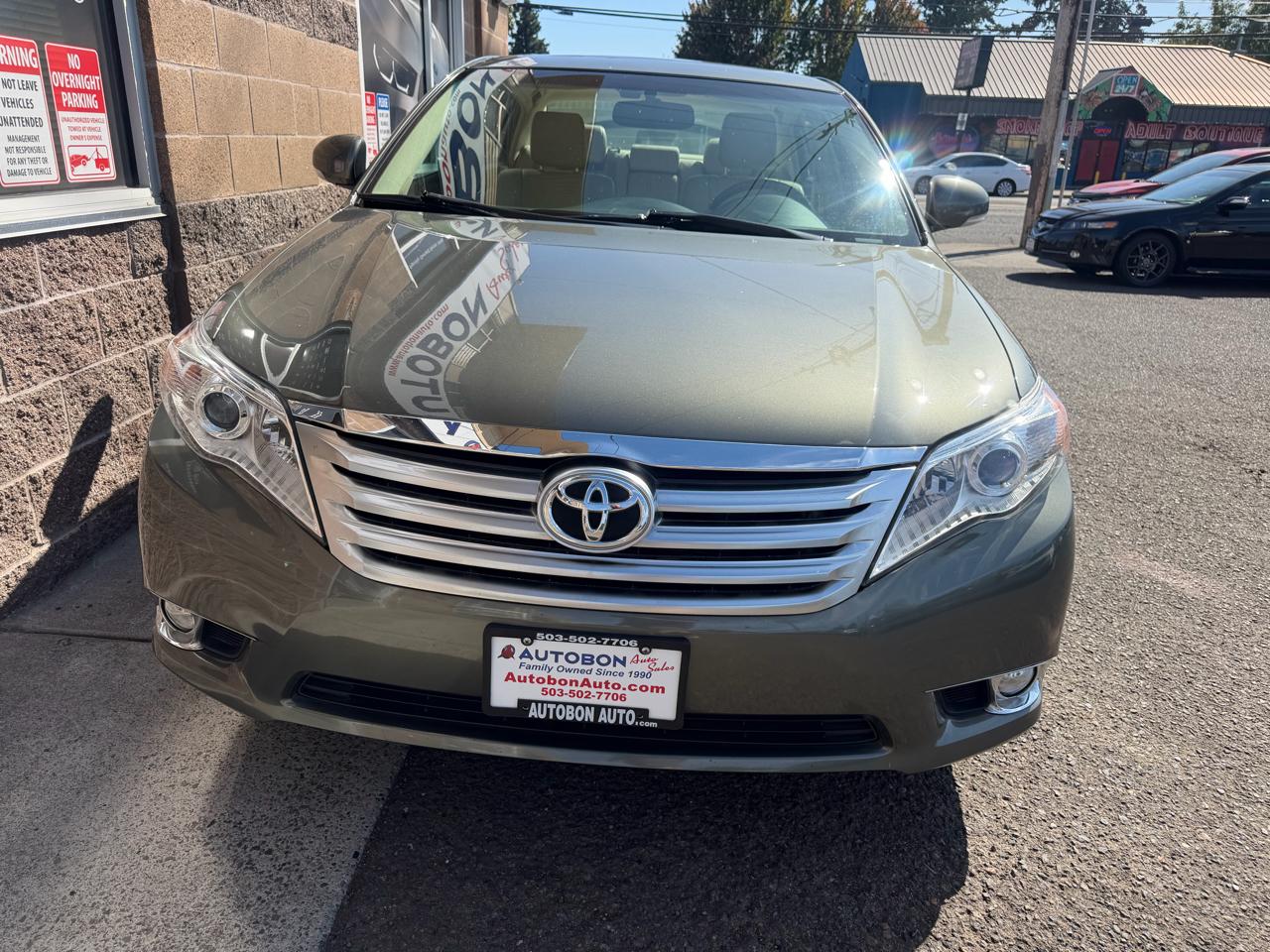 Toyota Avalon 4dr Sdn (Natl) 2011