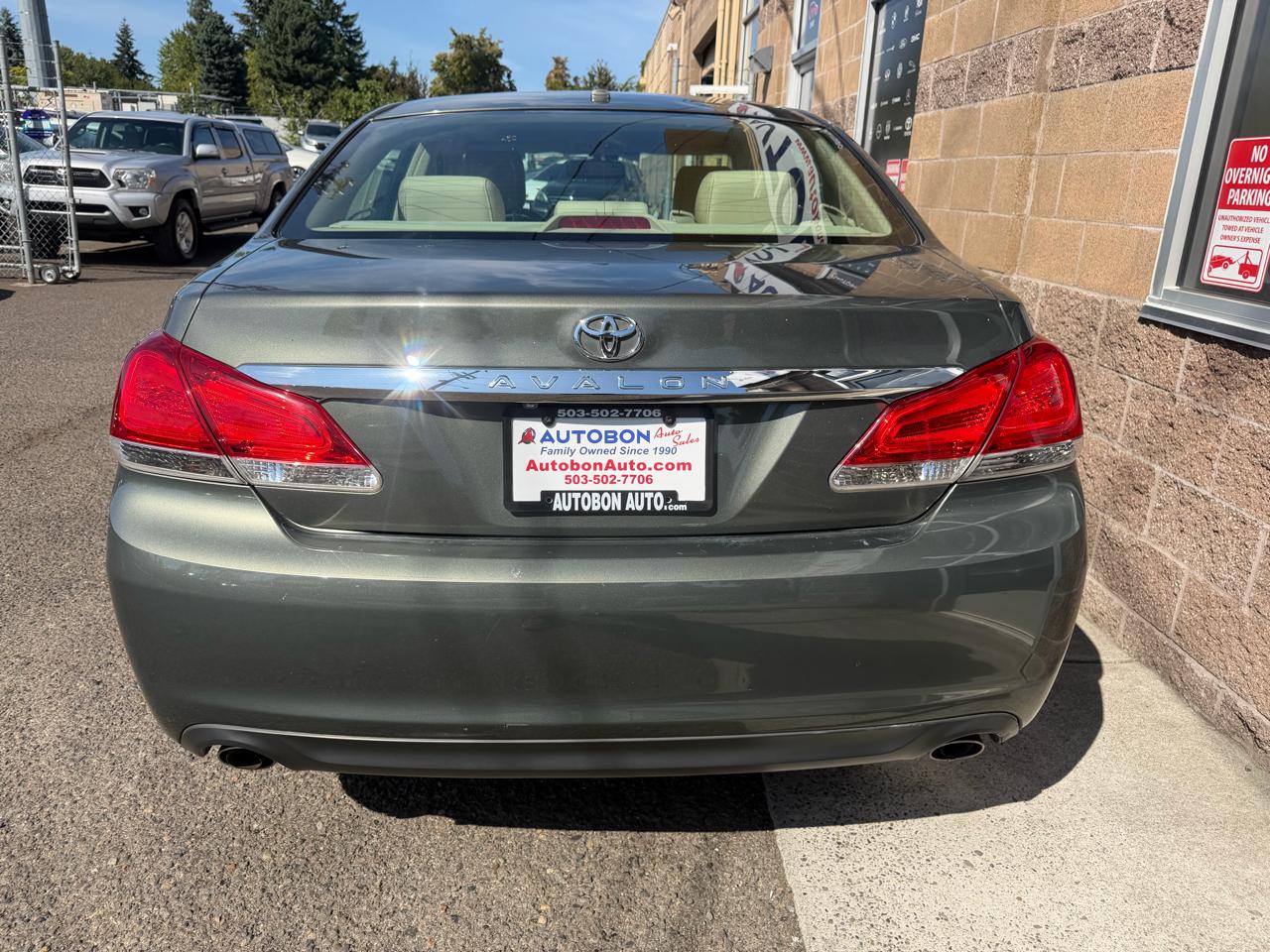 Toyota Avalon 4dr Sdn (Natl) 2011