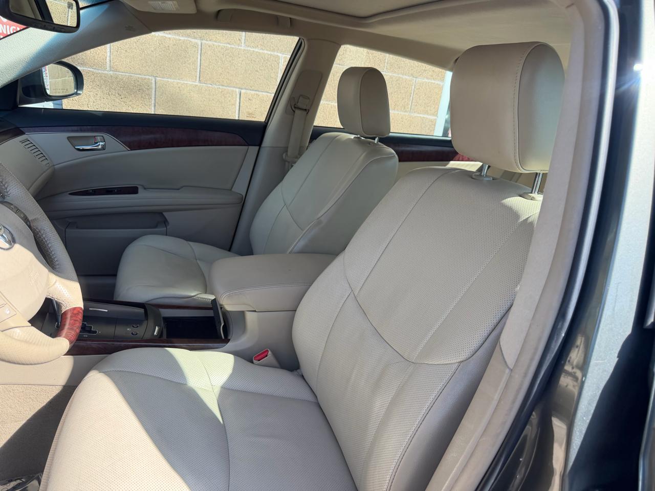 Toyota Avalon 4dr Sdn (Natl) 2011