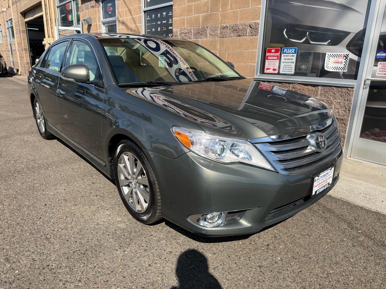 Toyota Avalon 4dr Sdn (Natl) 2011