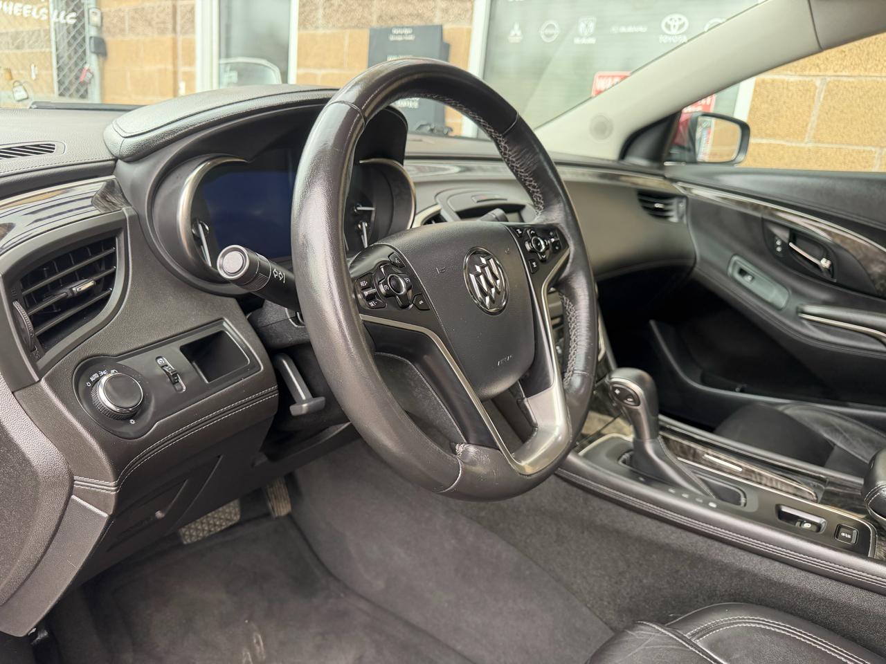 Buick LaCrosse 4dr Sdn Leather FWD 2016