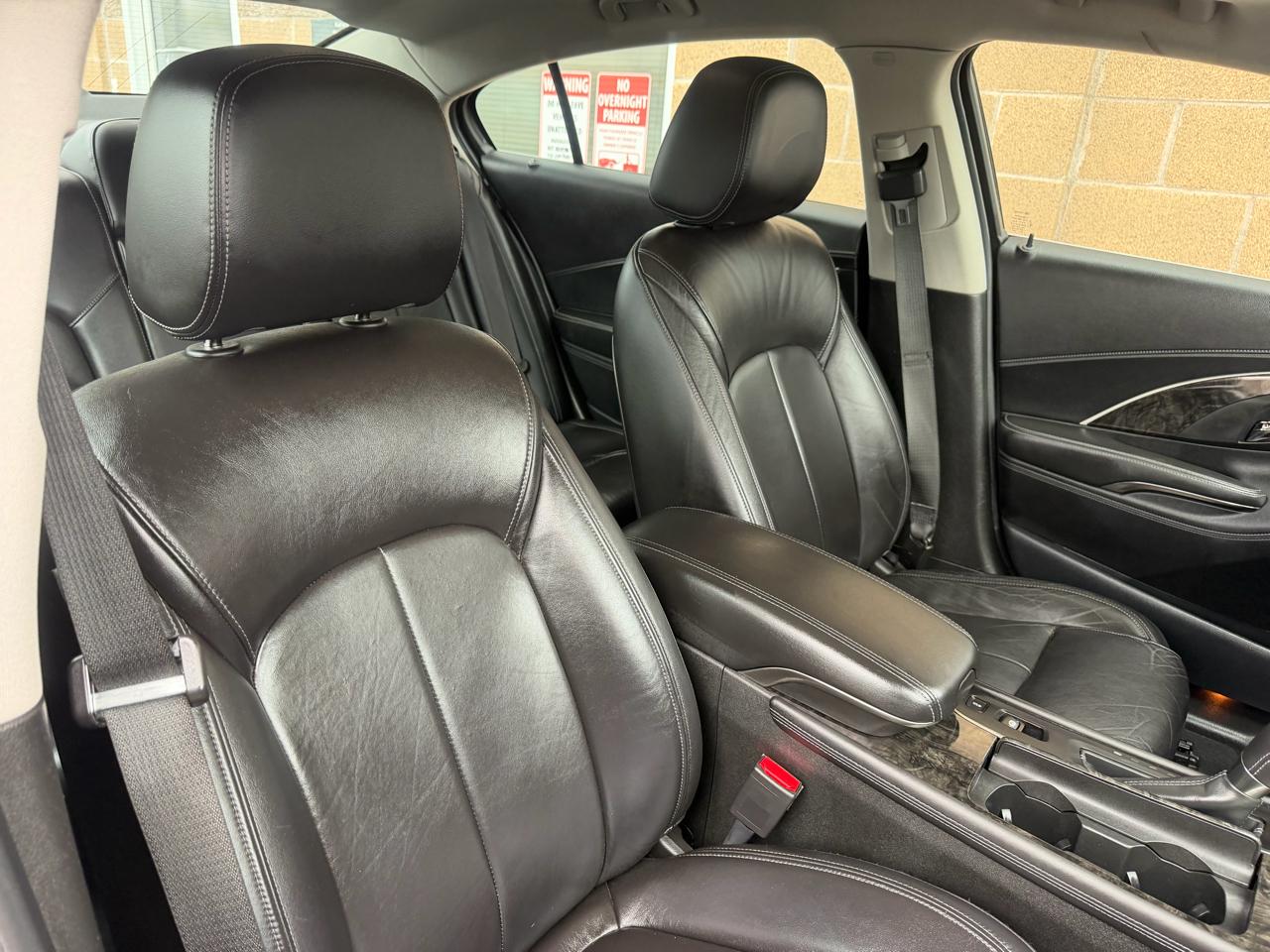 Buick LaCrosse 4dr Sdn Leather FWD 2016