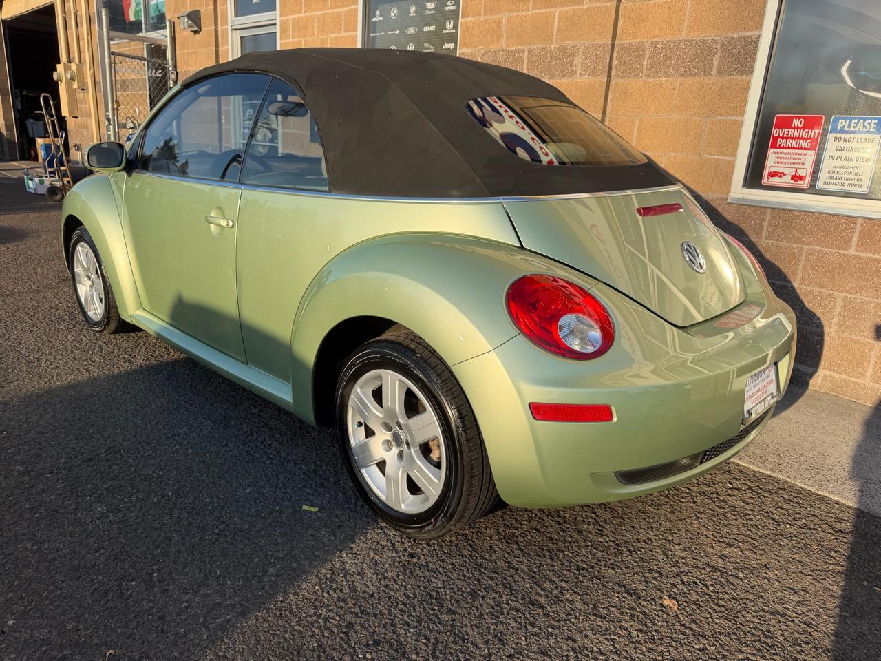 Volkswagen New Beetle Convertible 2dr Manual PZEV 2007