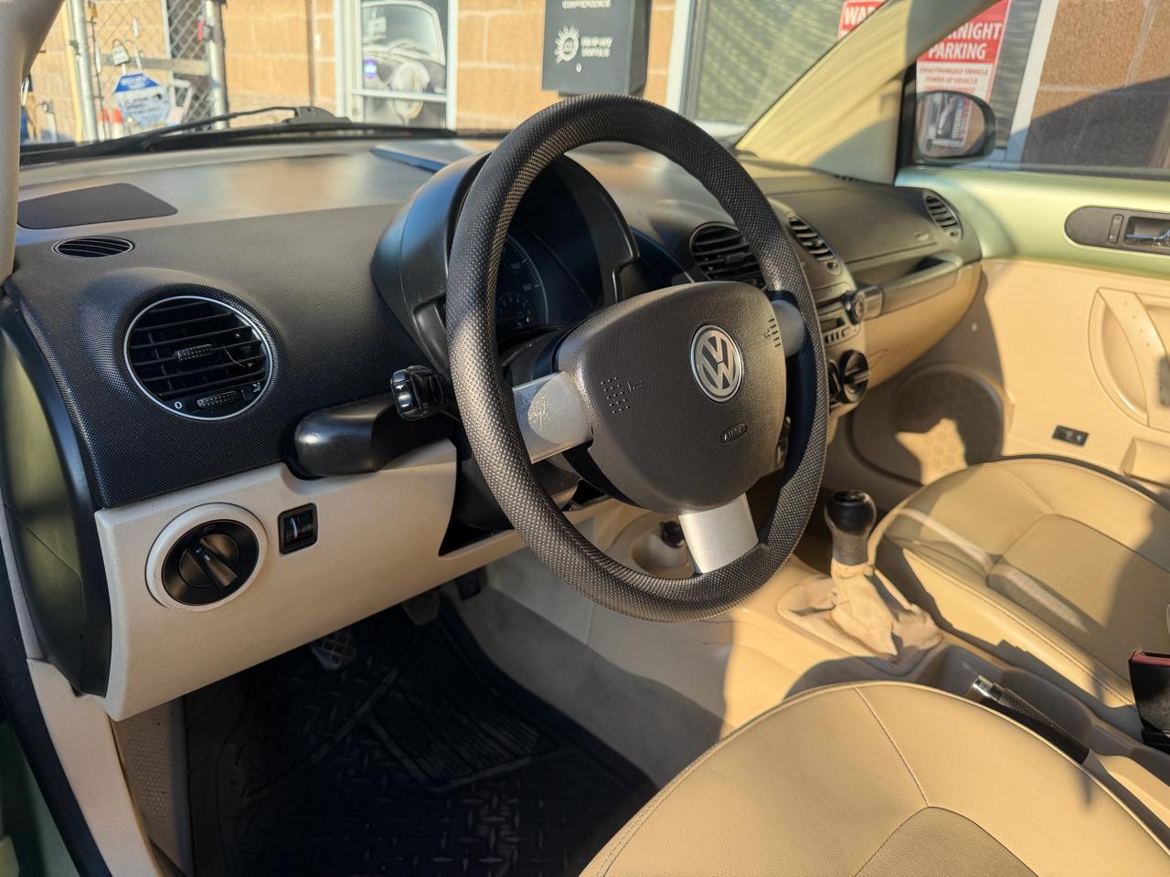 Volkswagen New Beetle Convertible 2dr Manual PZEV 2007