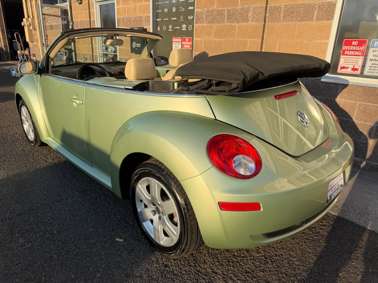 Volkswagen New Beetle Convertible 2dr Manual PZEV 2007