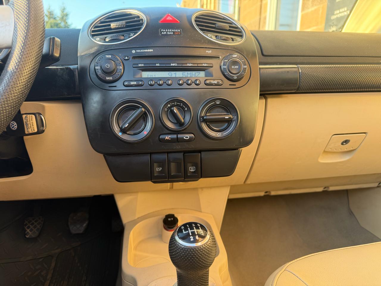 Volkswagen New Beetle Convertible 2dr Manual PZEV 2007