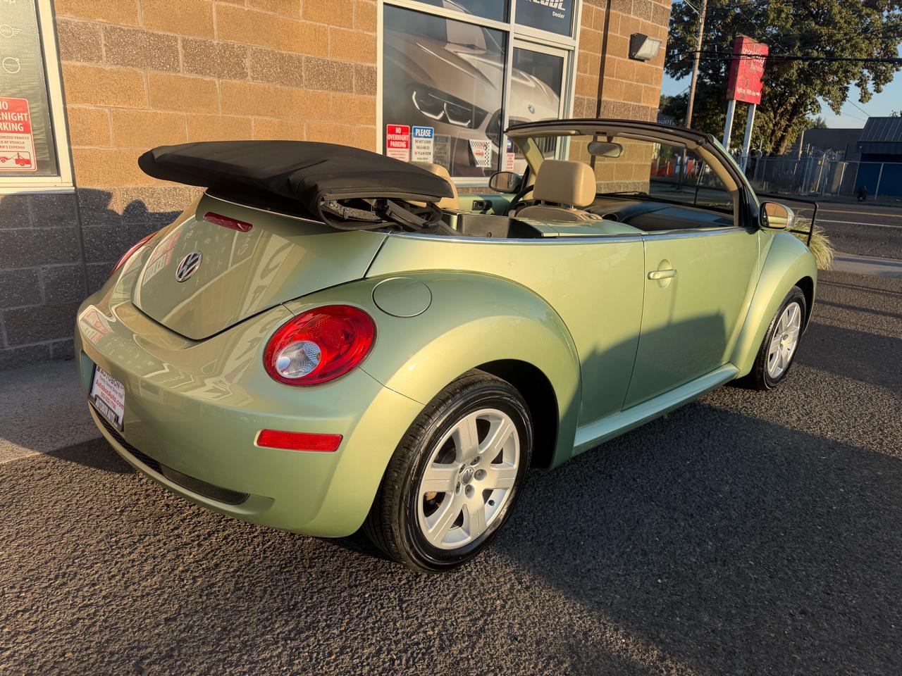 Volkswagen New Beetle Convertible 2dr Manual PZEV 2007