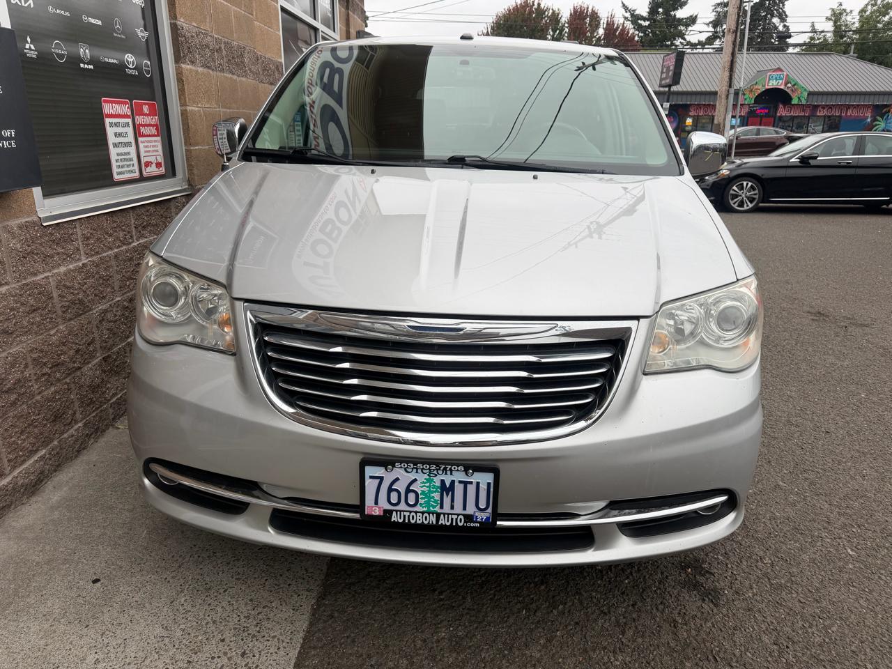 Chrysler Town & Country 4dr Wgn Limited 2011