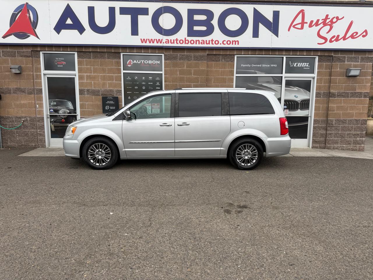 Chrysler Town & Country 4dr Wgn Limited 2011