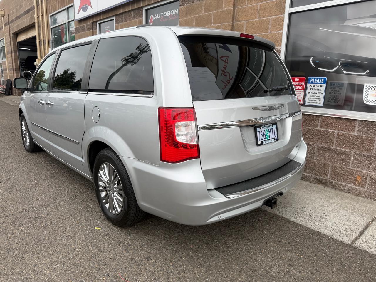 Chrysler Town & Country 4dr Wgn Limited 2011