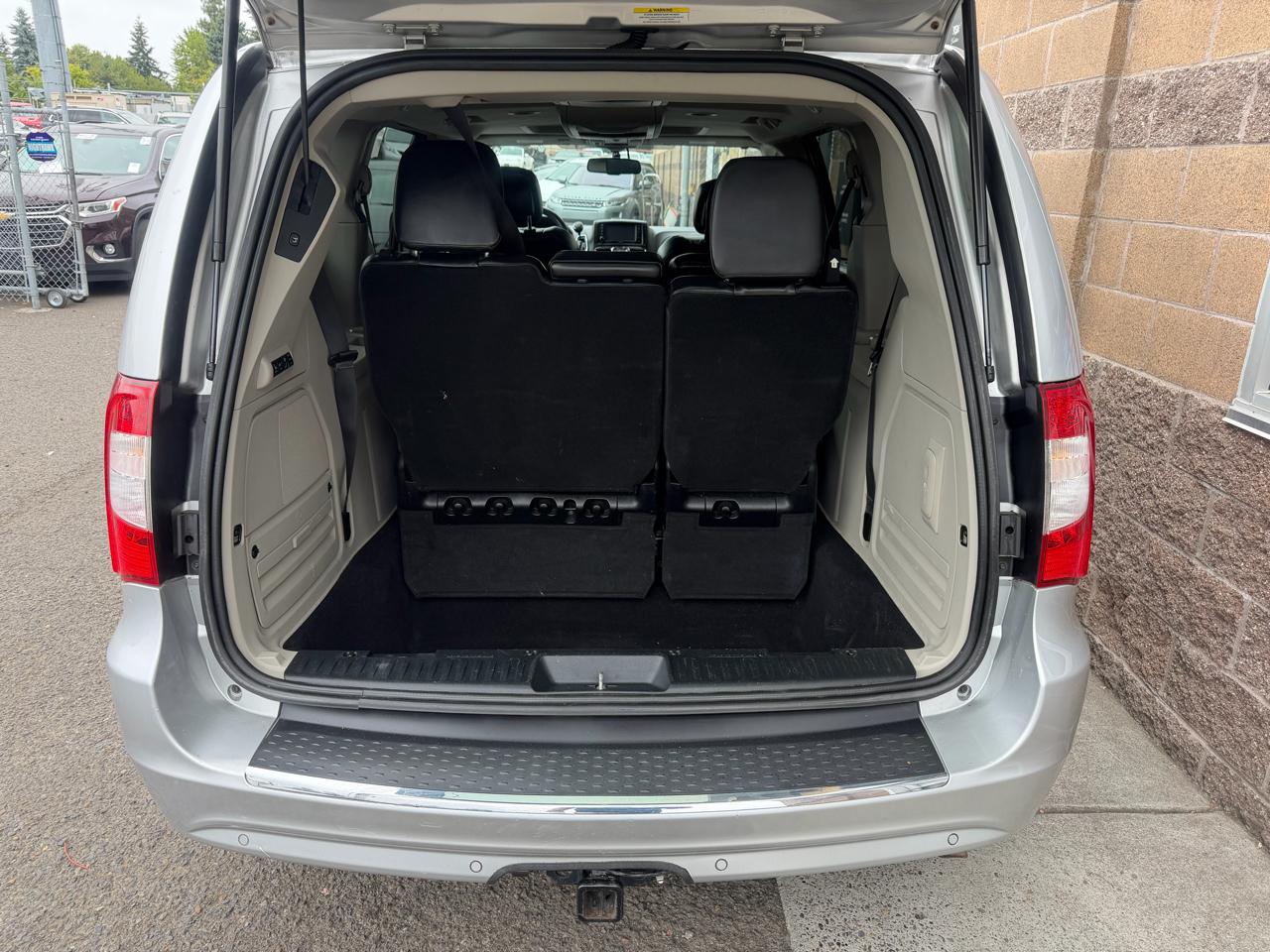Chrysler Town & Country 4dr Wgn Limited 2011